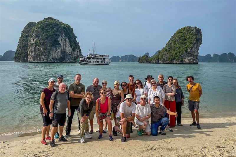 Renea Cruise - Boutique Overnight Cruise in Bai Tu Long Bay (2D1N)
